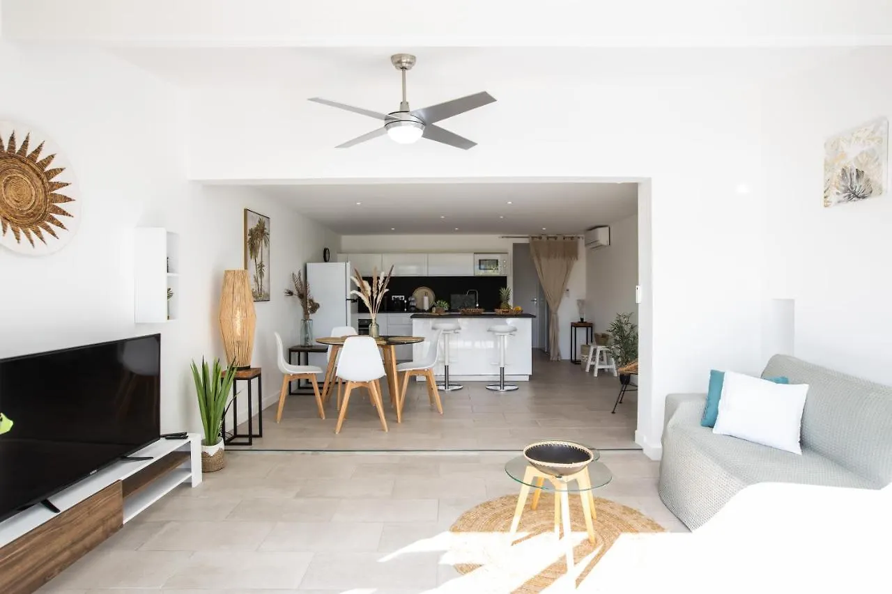 Baie Nettle Beach Villa 2080 Sandy Ground Holiday home